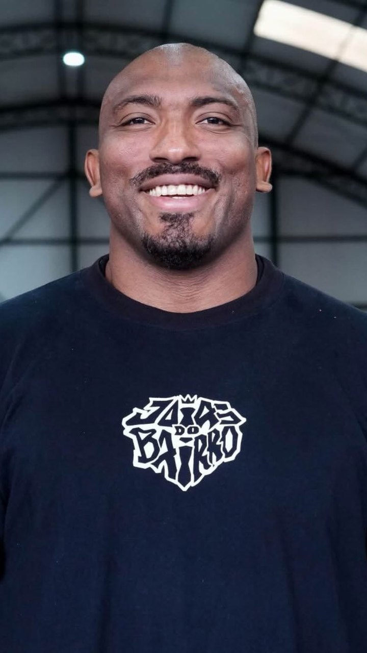 Pedro Bombom sorrindo